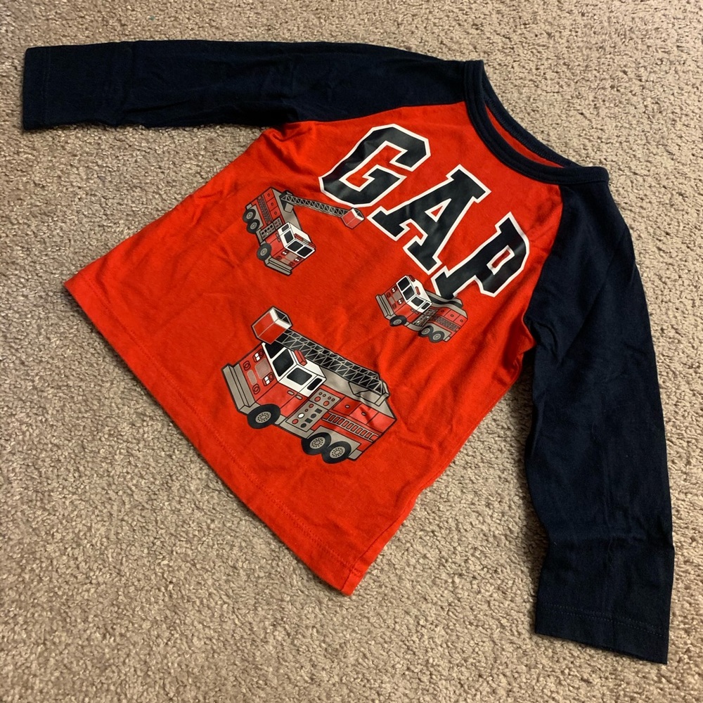 GAP 2T LONG SLEEVES